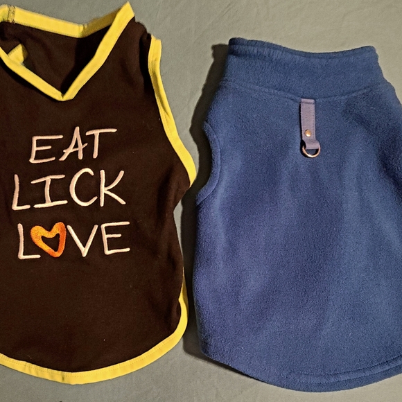 Bundle of 2 small to Medium Small/Med Dog  Jackets.In Excellent used condition. - Picture 5 of 9